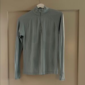 NWOT Athleta | Momentum Seamless Half Zip | Dawn Blue | Size M